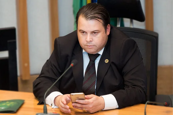 Evangélicos estudam nome de distrital Julio Cesar ao Senado em 2018