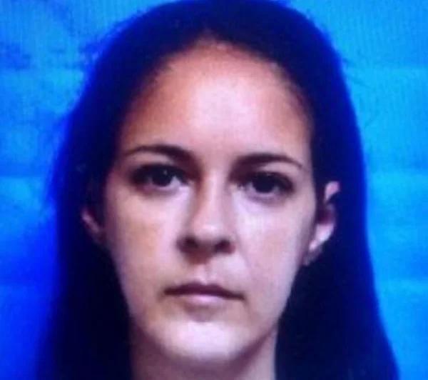 Mãe é presa acusada de matar a filha e fingir que a criança se afogou