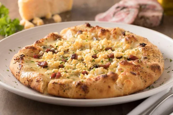 Aprenda a requentar pizza e batata frita sem perder sabor e crocância