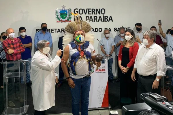 Primeiro indígena a ser vacinado na Paraíba é da etnia Potiguara