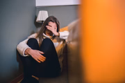 Quando a ansiedade surge de forma excessiva, persistente e desproporcional às situações casuais, pode se tornar um transtorno, segundo explica Bianca
