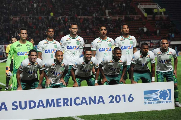 Confira lista dos passageiros e tripulantes do avião da Chapecoense