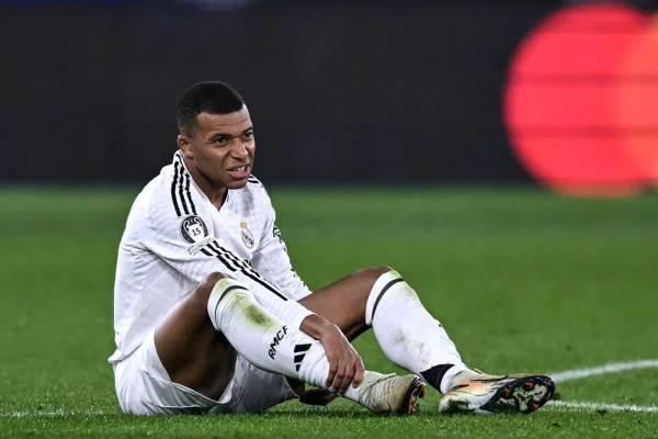 Imagem colorida de Mbappé do Real Madrid - Metrópoles