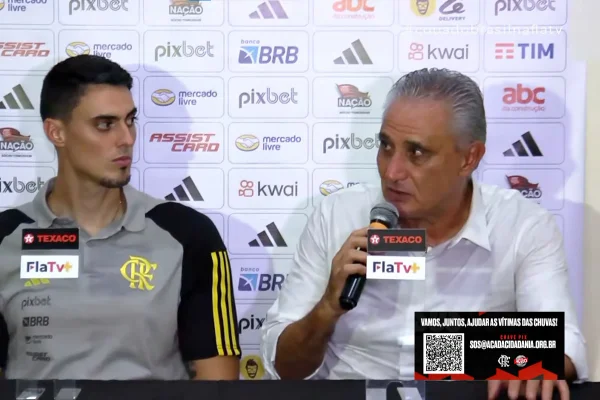 Foto colorida de Tite, do Flamengo, em coletiva - Metrópoles