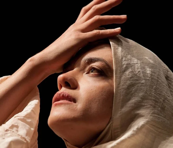 “A Língua em Pedaços” leva ao CCBB um retrato de Santa Teresa D’Ávila