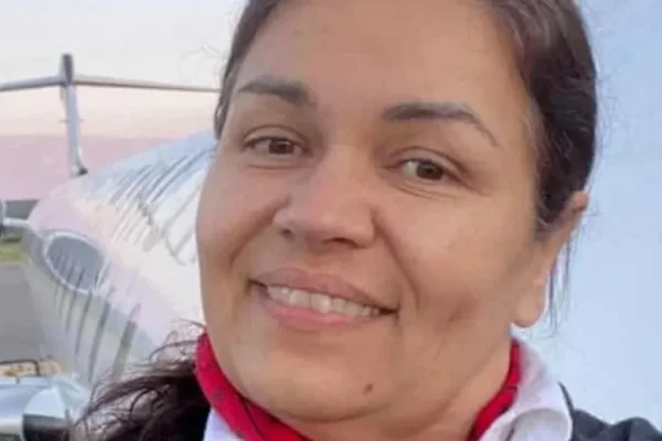 Comissária de bordo sobreviveu a acidente no aeroporto de NY