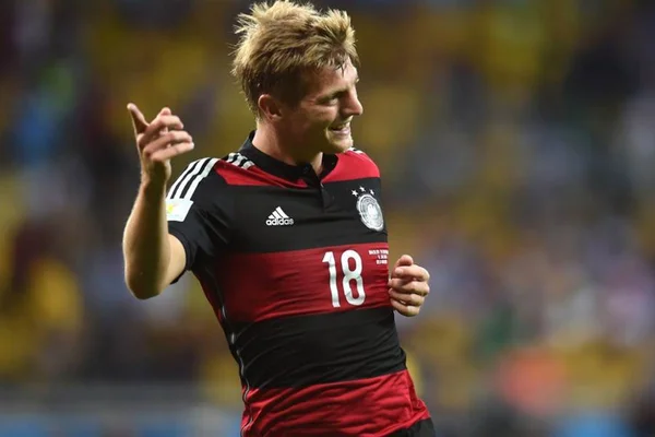 Jogador Toni Kroos provoca brasileiros no ano-novo e Marcelo reage