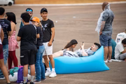 Fila de fãs se forma em frente ao Estádio Mané Garrincha, em Brasília, nesta sexta-feira (19/9), para o show da cantora pop norte-americana Katy Perry.