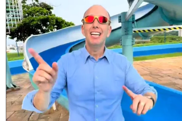 Imagem colorida mostra Rodrigo Manga (Republlicanos), que espera posição de Tarcísio de Freitas para definir ao que se irá se candidatar em 2026 - Metrópóles