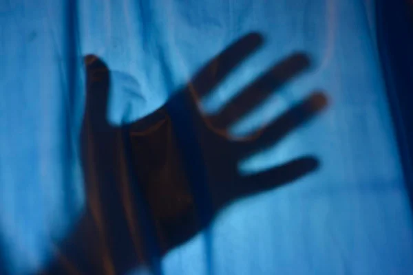 Homem é preso por estuprar sobrinha de 16 anos dentro de veículo