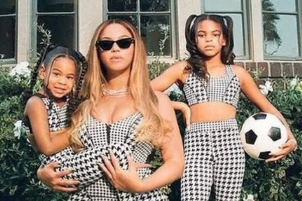 Filhas de Beyoncé entram em discussão engraçada por conta de look