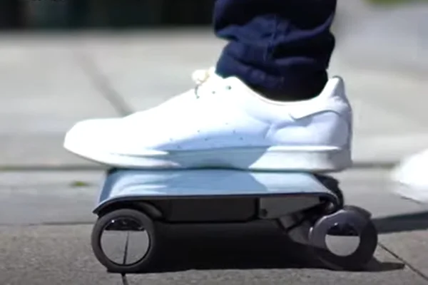 Skate elétrico criado por empresa japonesa
