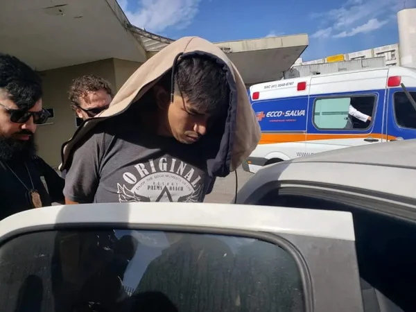 Namorado é preso em flagrante por matar mulher trans a facadas no PR