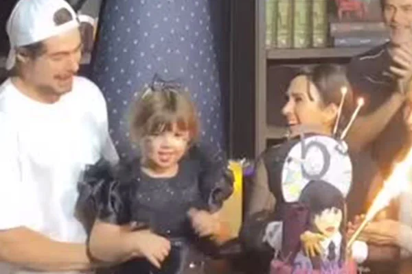 Foto colorida da festa de aniversário da filha de Tata Werneck - Metrópoles