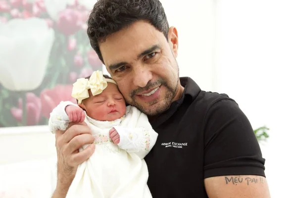 Zezé Di Camargo diz que Clara uniu a família e que é “pai presente”