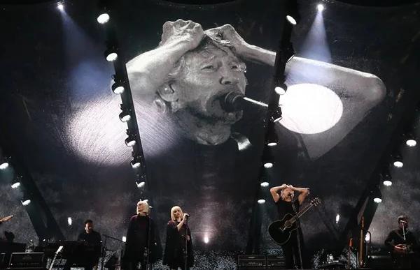 Entre aplausos e vaias, Roger Waters homenageia Marielle no Rio