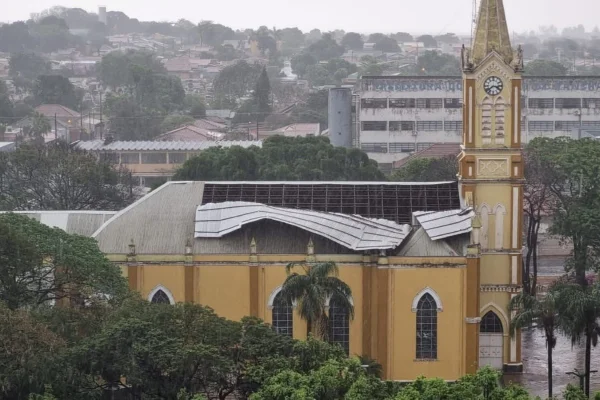 Imagem mostra igreja destalhada - Metrópoles