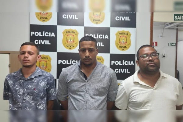 Reza financeira: grupo “abençoava” cartões para furtar idosos no DF - destaque galeria Reza financeira: grupo “abençoava” cartões para furtar idosos no DF - destaque galeria