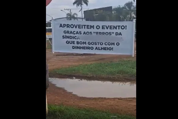 Síndica alvo de protesto em casamento é acusada de furtar R$ 350 mil