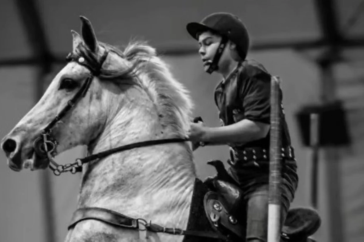 Campeão mirim de hipismo, de 13 anos, morre em acidente no RJ
