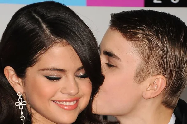Selena Gomez está grávida de Justin Bieber, diz revista