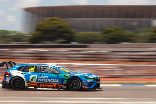 Foto colorida do treino da Stock Car Pro em Brasília - Metrópoles