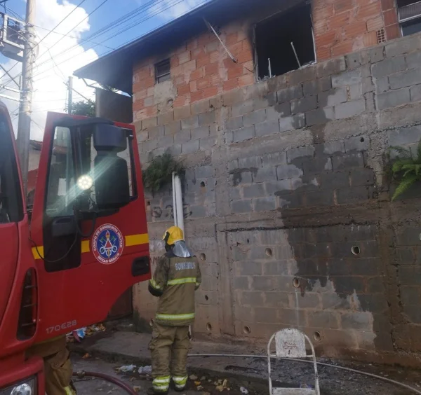 incêndio residência