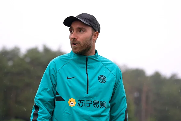 Após parada cardíaca, Eriksen voltará a jogar pelo Brentford