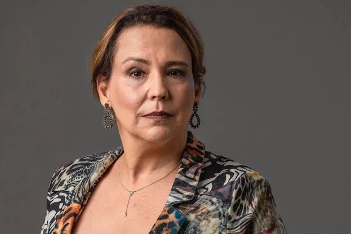 Ana Beatriz Nogueira é internada em hospital do Rio de Janeiro