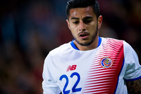 Adversária do Brasil, Costa Rica corta lateral por lesão muscular