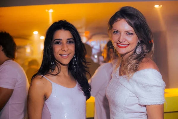 Luciana Leal e Fernanda Jacon Luciana Leal e Fernanda Jacon