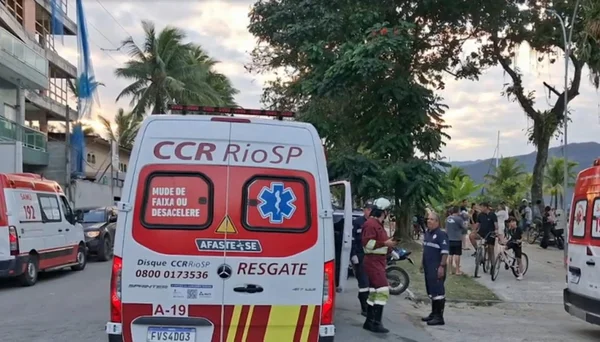 Ambulância em praia