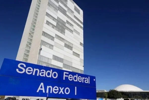Parte externa Senado Federal - Metrópoles