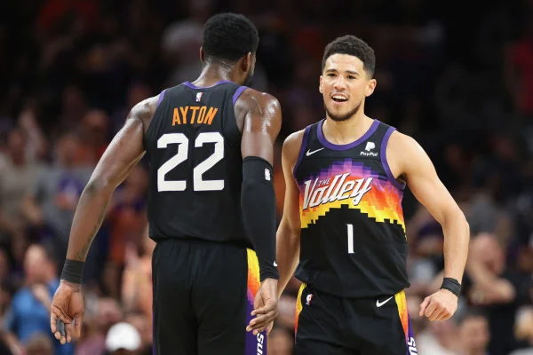 Suns derrotam Mavericks pelos Playoffs da NBA