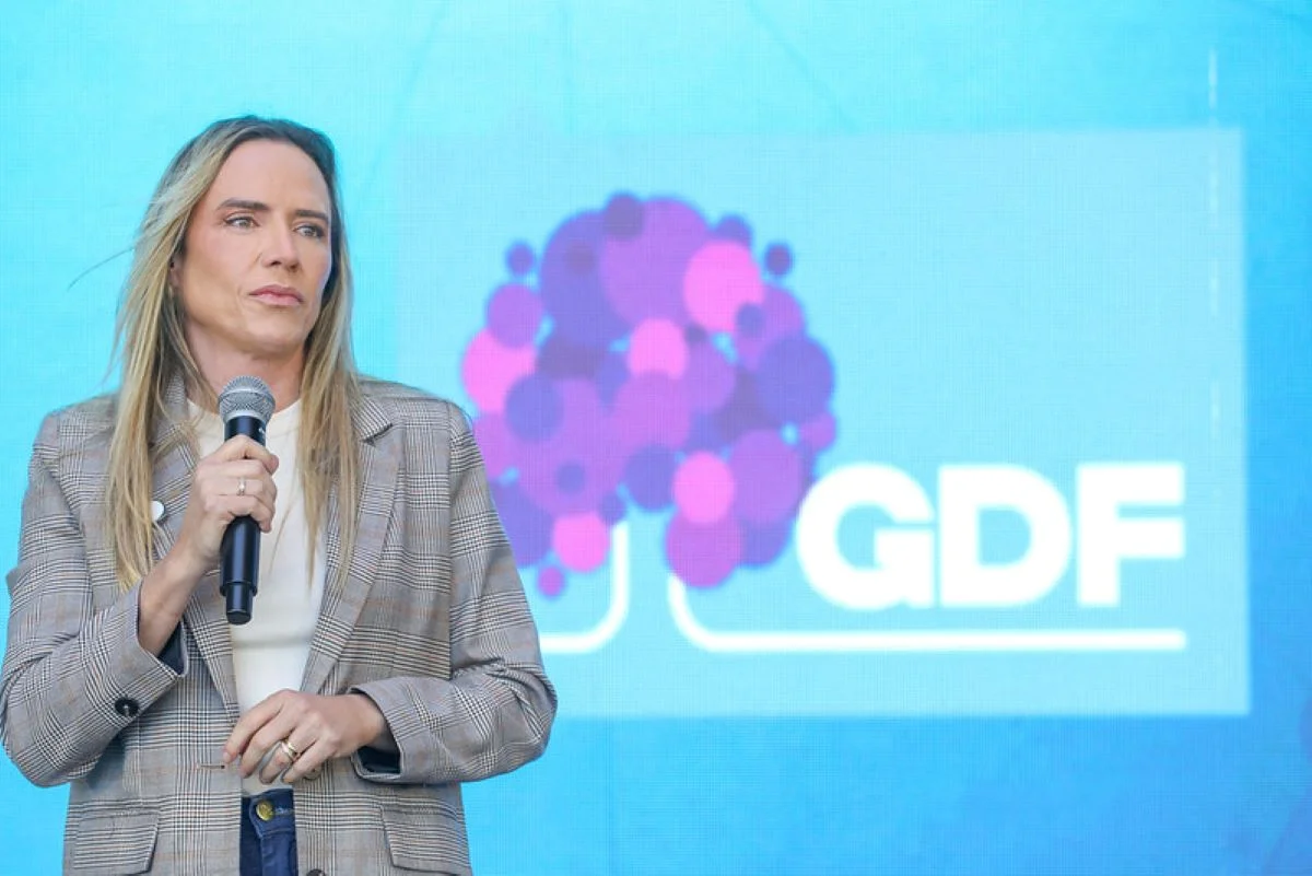 Celina Leão anuncia integração de câmeras de feiras à plataforma DF 360 Celina Leão anuncia integração de câmeras de feiras à plataforma DF 360