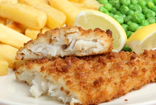 Peixe frito empanado perfeito para uma refeição rápida e crocante