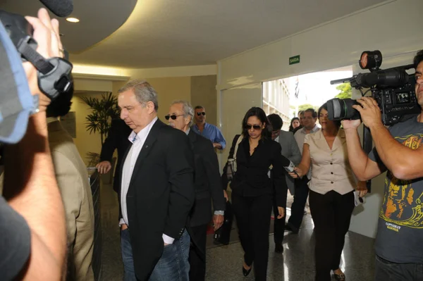 Delatores afirmam que amigo de Lula acertou propina de US$ 5 milhões