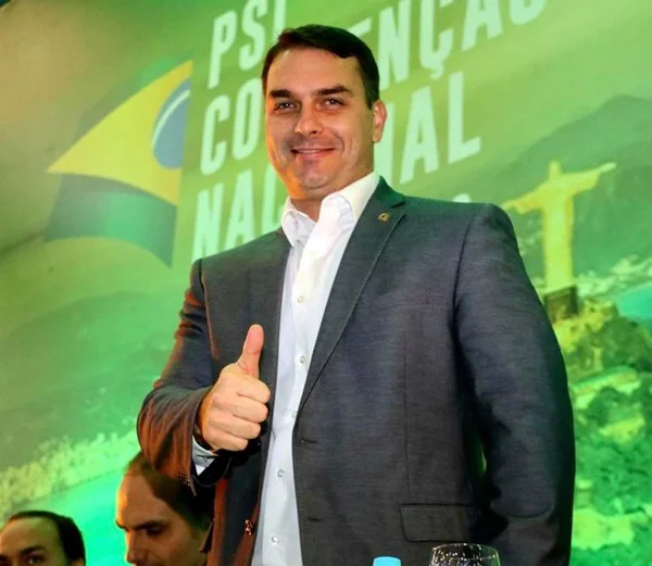 Lupa: Flávio Bolsonaro não disse que garçom morto “assumiu risco”