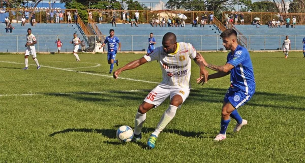 Em partida disputada, Brasiliense é derrotado pelo Goianésia