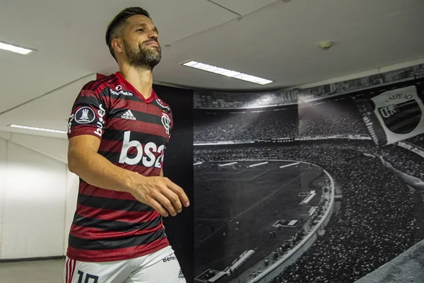 Grêmio x Flamengo: Jesus poupa 8 titulares e Diego começa jogando