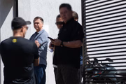 Jair Bolsonaro ao lado do filho Jair Renan (PL)