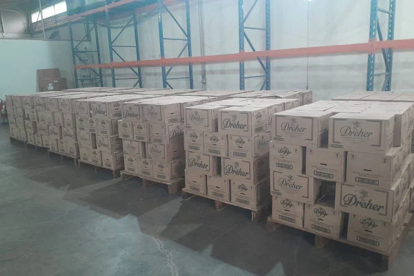 Conhaque e cerveja: Receita apreende R$ 500 mil em bebidas irregulares