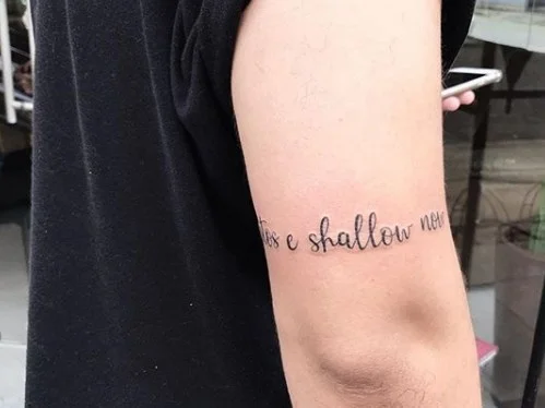 Rapaz tatua “Juntos e Shallow Now” e chama atenção de Paula Fernandes