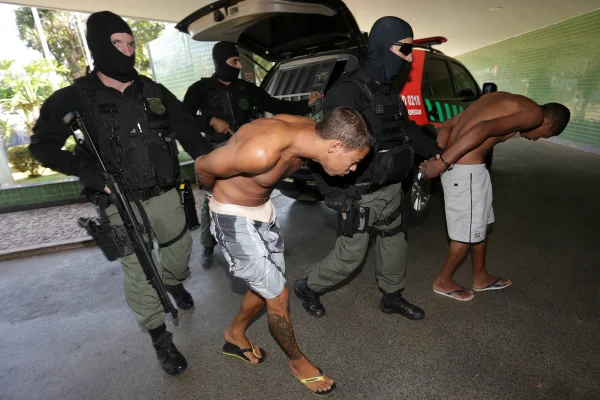Polícia deflagra operação para prender ladrões de caixas eletrônicos