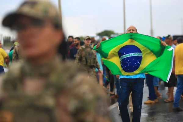 bloqueio caminhoneiros luziania 2