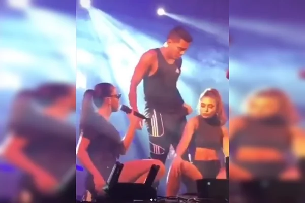 Dançarino de Anitta desabafa sobre vídeo em que teria ficado excitado