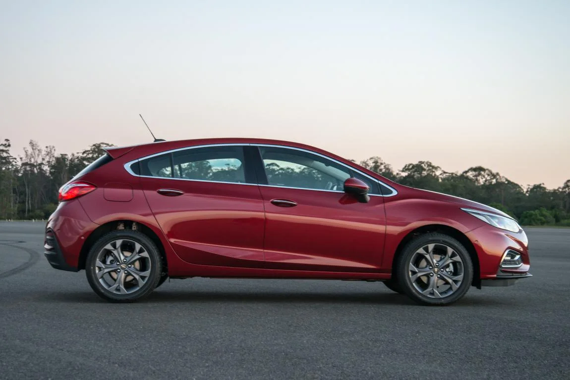 Preços do novo Cruze Sport6 começam em R$ 89.990 e chegam a R$ 112.540 - imagem 1 Preços do novo Cruze Sport6 começam em R$ 89.990 e chegam a R$ 112.540 - imagem 1