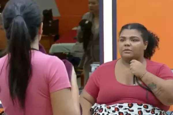 Vanessa Carvalho e Flora Cruz em A Fazenda 16