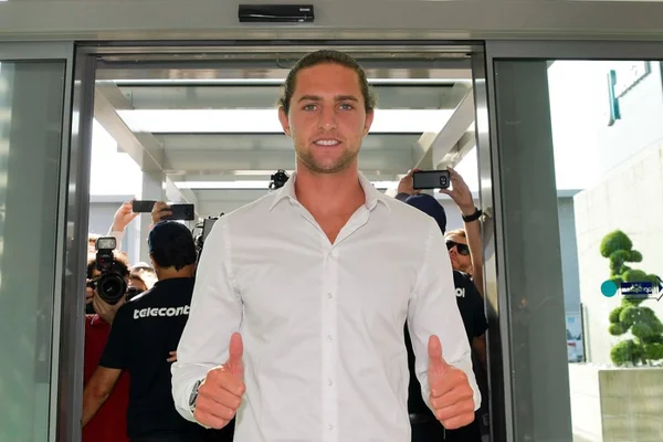 Sem gastar dinheiro, Juventus contrata o volante Rabiot, ex-PSG