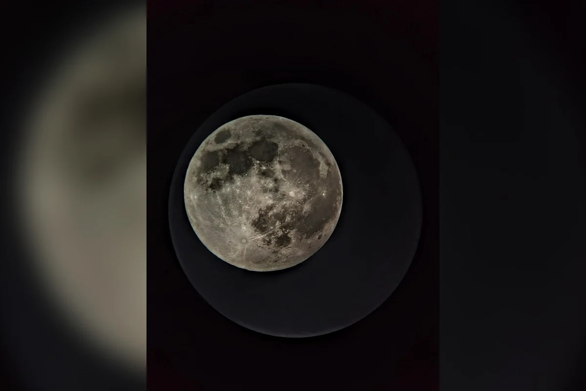 23h25: Lua cheia antes do início do eclipse 23h25: Lua cheia antes do início do eclipse